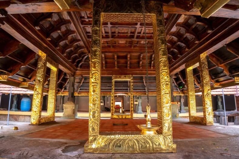 थिरुपलकदल; Thirupalkadal; केरल में अय साम्राज्य का आदिकुलकोविल थिरुपरकदल श्रीकृष्णस्वामी मंदिर