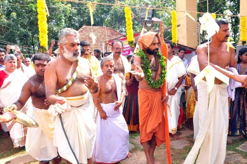 थिरुपलकदल; Thirupalkadal; केरल में अय साम्राज्य का आदिकुलकोविल थिरुपरकदल श्रीकृष्णस्वामी मंदिर