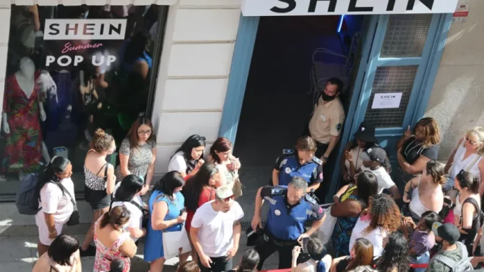 चीन के फ़ैशन ब्रांड शीन (Shein) के कामगार किन हालात में करते हैं काम?