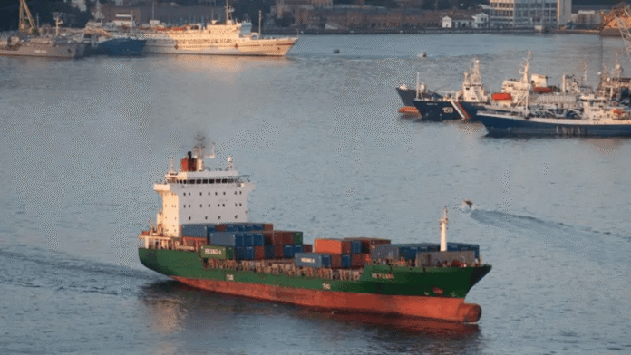 बांग्लादेश को एक और बड़ा झटका, भारत ने रद्द की निर्यात सुविधा, क्या है वजह?